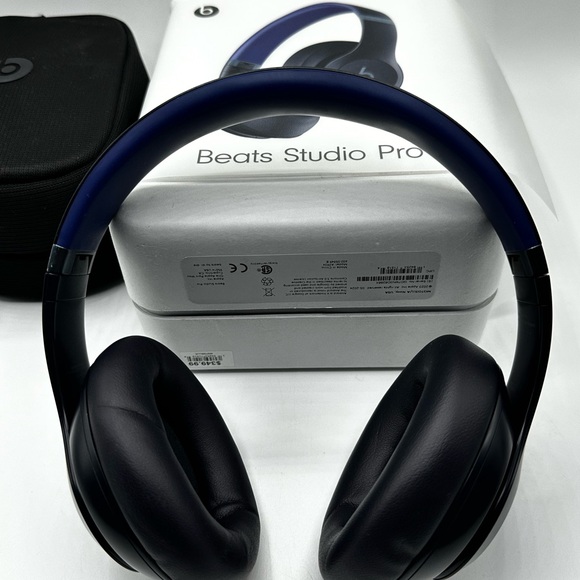 Beats Studio Pro Wireless Headphones Blue in Box w/ Charger - Picture 1 of 14